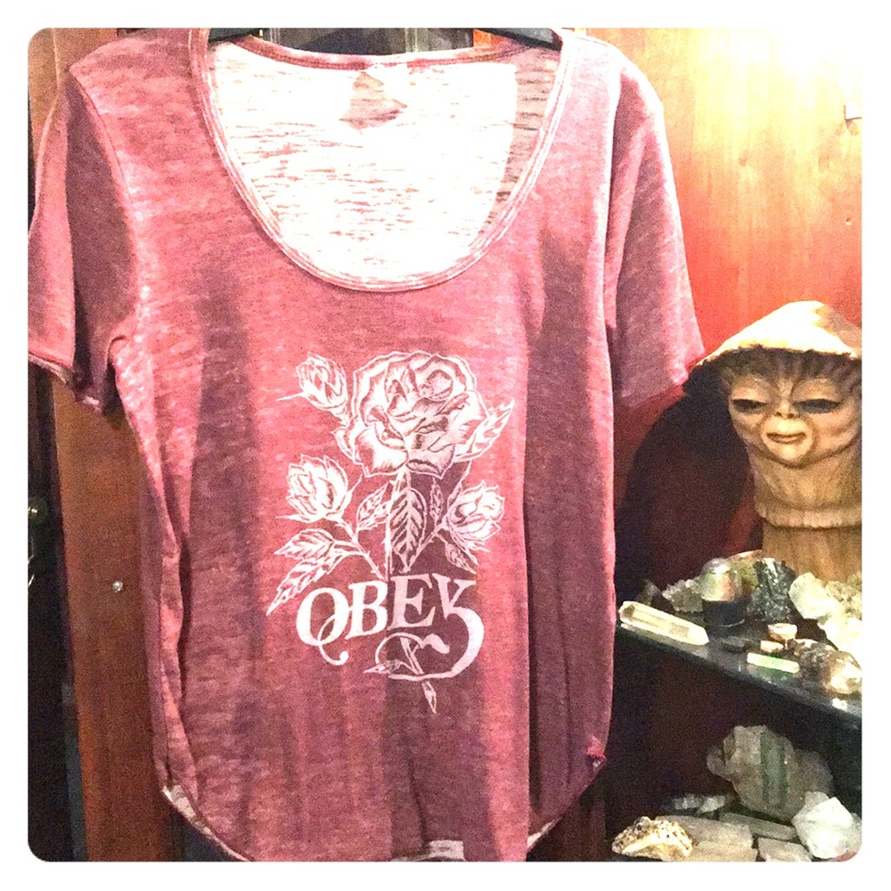Burgundy rose Obey t shirt women’s top